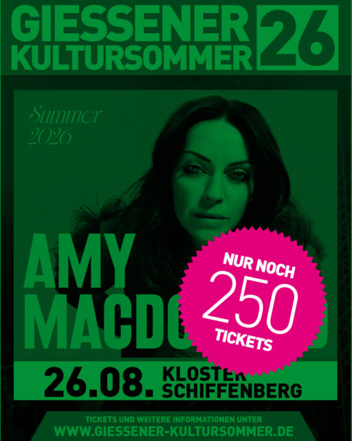 ⚠️ Für Amy Macdonald am 26.08.2026 beim Gießener Kultursommer auf dem Kloster Schiffenberg gibt’s nur noch 250 Tickets.

Wenn der Schiffenberg voll ist, ist er voll – und danach heißt es: ausverkauft.

Stell dir den Abend vor: Sonnenuntergang über Gießen, ein kühles Getränk in der Hand und tausende Stimmen bei „This Is The Life“. Genau solche Abende bleiben hängen.

Wenn du dabei sein willst, warte nicht mehr zu lange.

🎟️ Tickets gibt’s jetzt im Shop – wir sehen uns auf dem Schiffenberg.